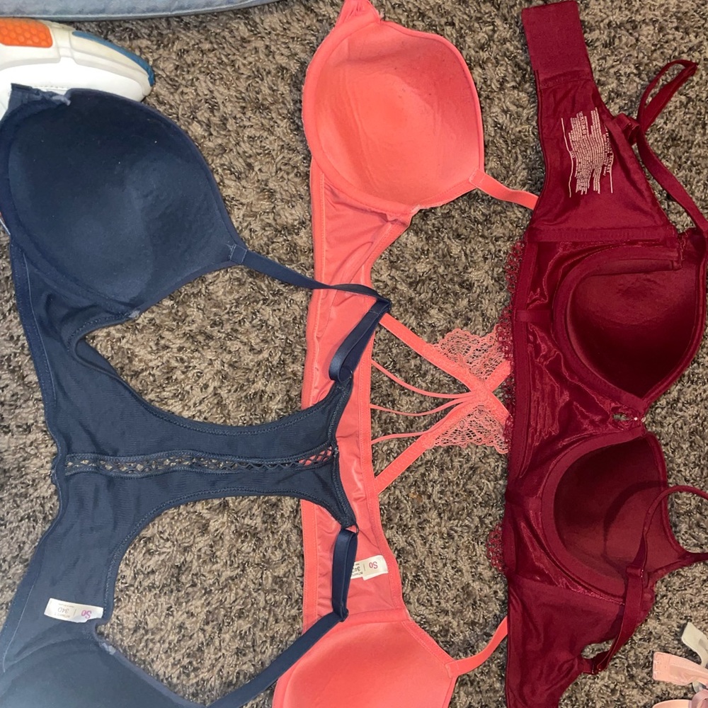 4 bras (34D)